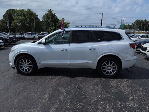 Used 2017 Buick Enclave Leather FWD image 4