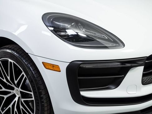 New 2026 Porsche Macan AWD/4WD image 38