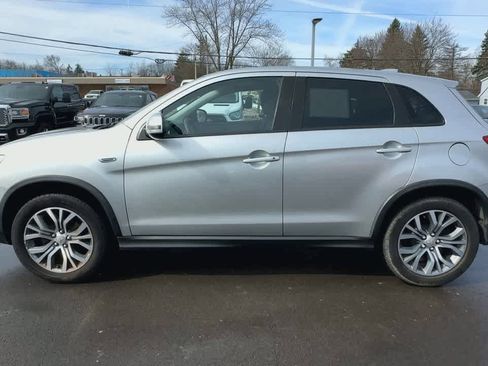 Used 2018 Mitsubishi Outlander Sport ES image 5