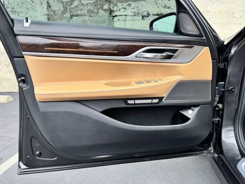 Used 2016 BMW 750i xDrive image 13