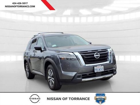 Used 2024 Nissan Pathfinder SL FWD image 1