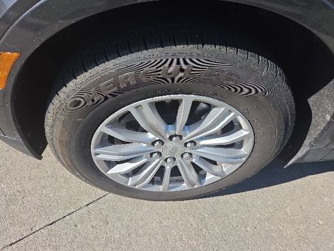 Used 2018 Cadillac XT5 AWD image 11