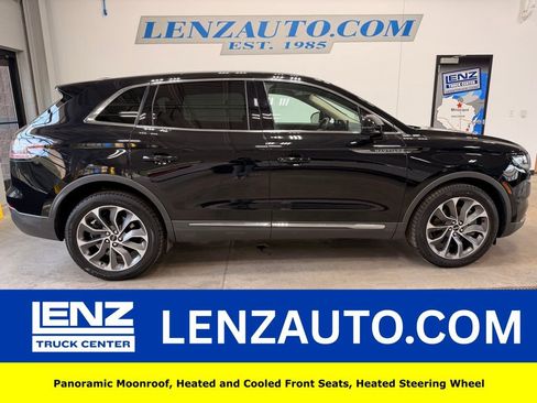 Used 2023 Lincoln Nautilus Reserve AWD/4WD image 1
