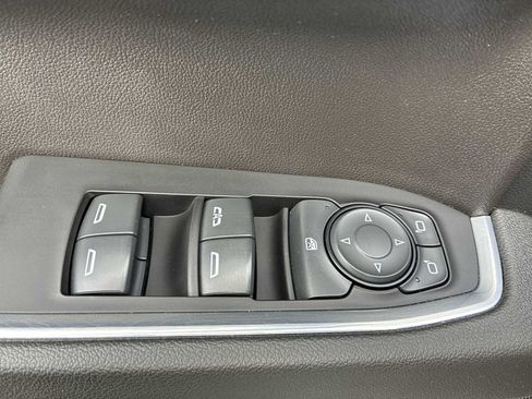 Used 2022 Chevrolet Silverado 1500 LT w/ Max Trailering Package AWD/4WD image 15