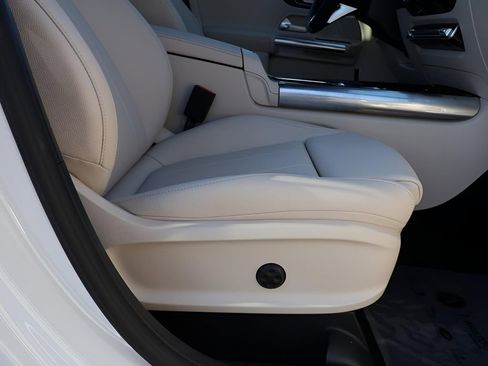 New 2026 Mercedes-Benz GLA 250 4MATIC image 12