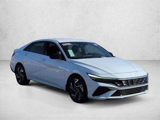 Used 2025 Hyundai Elantra Sport FWD video 3