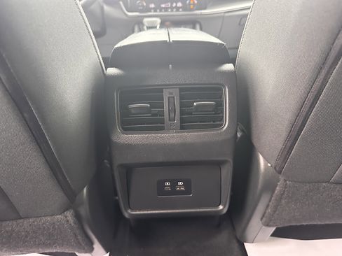 Used 2021 Nissan Rogue SV image 21