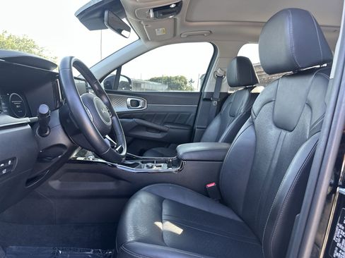 Certified 2023 Kia Sorento SX FWD image 13