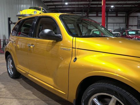Used 2002 Chrysler PT Cruiser Limited FWD image 29
