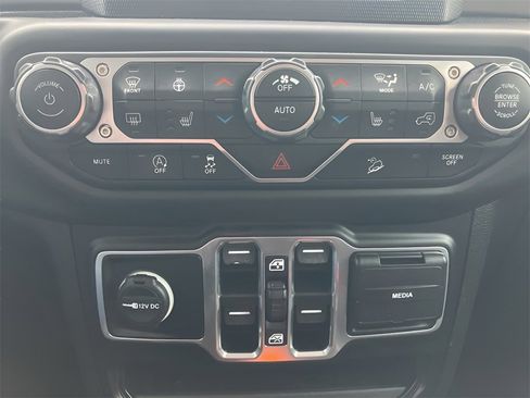 Used 2020 Jeep Wrangler Unlimited Sport image 25