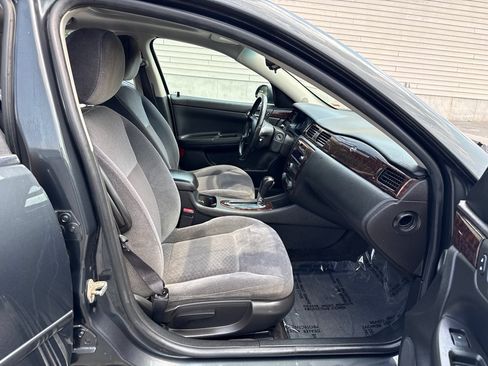 Used 2013 Chevrolet Impala LT w/ LT Sunroof Package FWD image 12