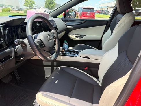 Used 2024 Lexus NX 250 FWD w/ Cold Area Package image 7