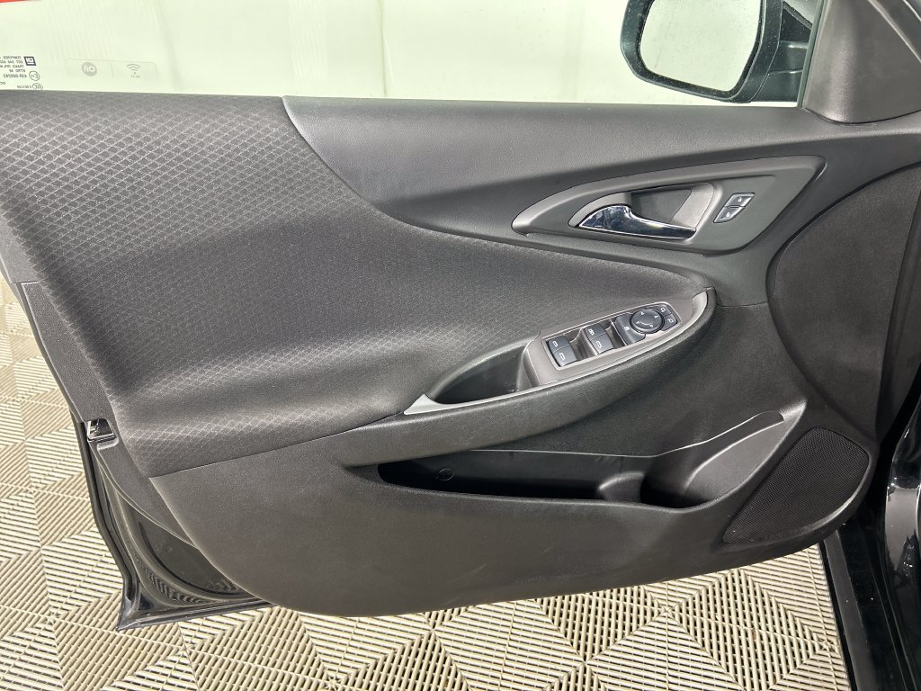 Used 2025 Chevrolet Malibu LT FWD image 11