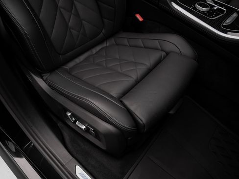 Used 2025 BMW X5 sDrive40i w/ M Sport Package RWD image 65