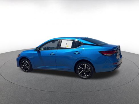 Used 2025 Nissan Sentra SV FWD image 9