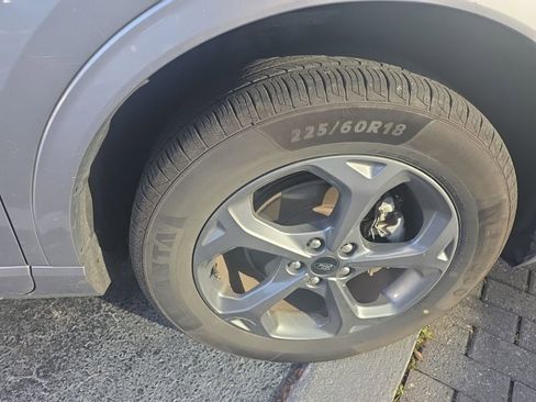 Used 2024 Ford Escape ST-Line image 18