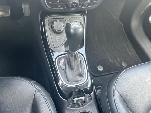 Used 2018 Jeep Compass Limited w/ Navigation Group AWD/4WD image 15