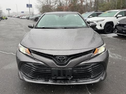 Used 2020 Toyota Camry LE image 14