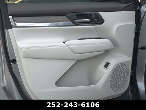Used 2026 GMC Terrain Denali AWD/4WD image 31