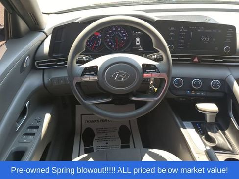 Used 2023 Hyundai Elantra SE FWD image 35