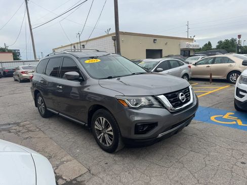 Used 2019 Nissan Pathfinder S FWD image 6