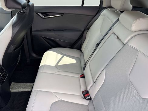 Used 2023 Kia Niro EX Touring FWD image 16