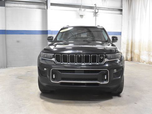 Used 2023 Jeep Grand Cherokee L Overland w/ Advanced Protech Group III AWD/4WD image 33