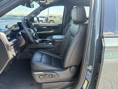 Used 2026 Chevrolet Tahoe Z71 AWD/4WD image 11