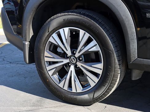 Used 2021 Nissan Rogue SV image 6