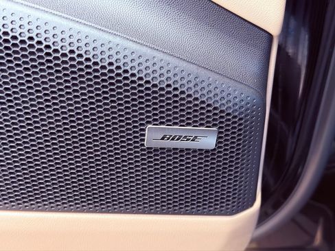 Certified 2025 Porsche Macan 4 Electric AWD/4WD image 22