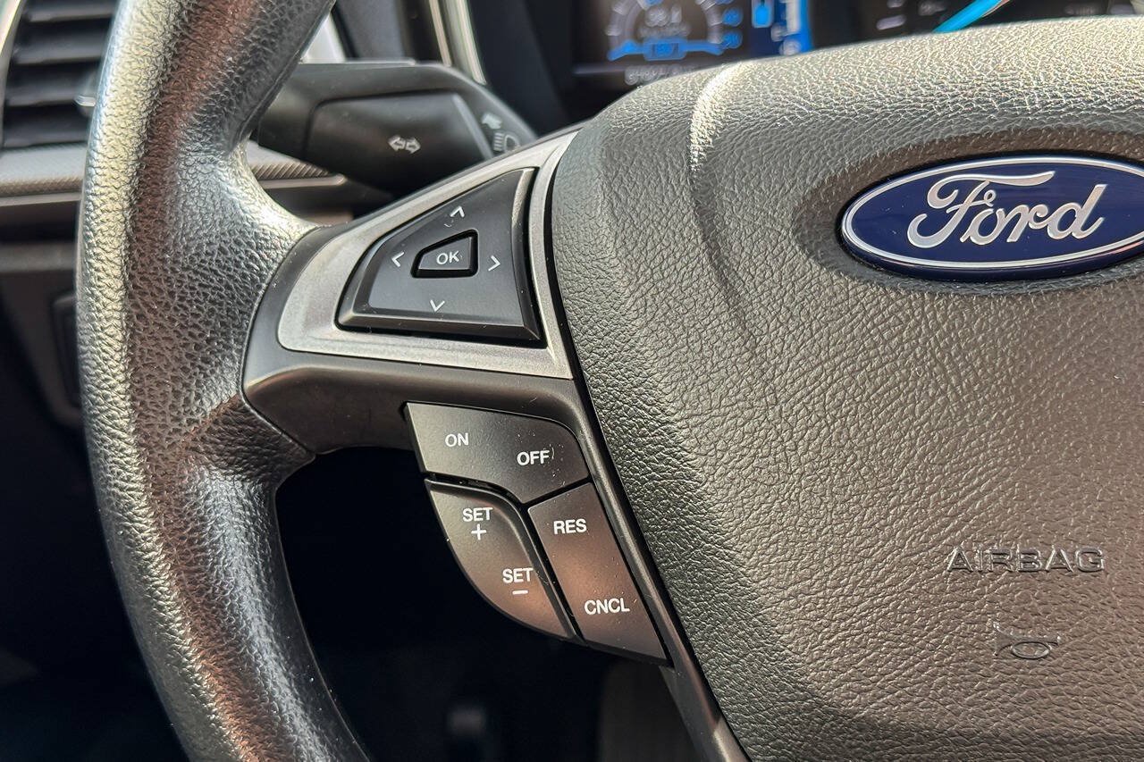 Used 2018 Ford Fusion SE FWD image 27