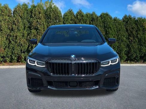 Used 2022 BMW 750i xDrive w/ M Sport Package AWD/4WD image 2