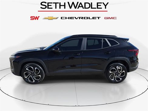 Used 2025 Chevrolet Trax RS w/ Driver Confidence Package image 4