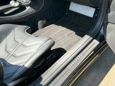 Used 2014 Ferrari California image 28