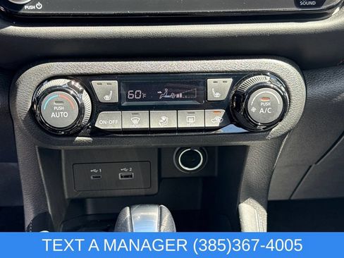 Used 2023 Nissan Kicks SR w/ SR Premium Package FWD image 25