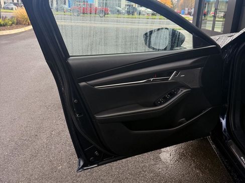 Used 2019 MAZDA MAZDA3 AWD Hatchback w/ Premium Pkg image 10