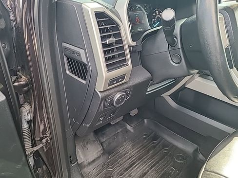 Used 2018 Ford F150 Lariat w/ Equipment Group 502A Luxury image 16