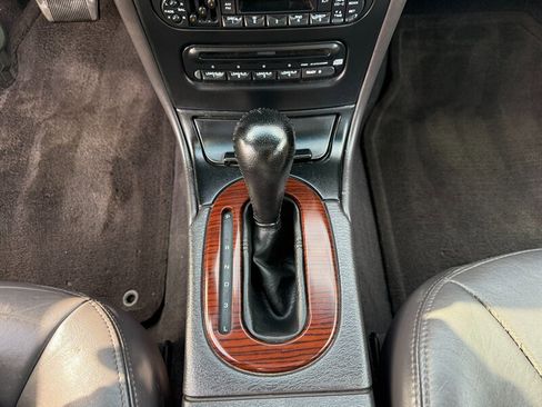 Used 2000 Chrysler LHS image 16