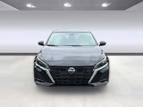 Used 2025 Nissan Altima 2.5 SV FWD image 6