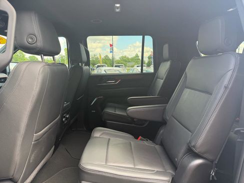 Used 2025 GMC Yukon XL Denali AWD/4WD image 18