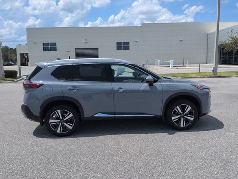 Used 2022 Nissan Rogue Platinum w/ Head-Up Display Package AWD/4WD image 4