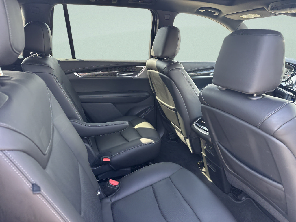 Used 2023 Cadillac XT6 Sport w/ Technology Package AWD/4WD image 12
