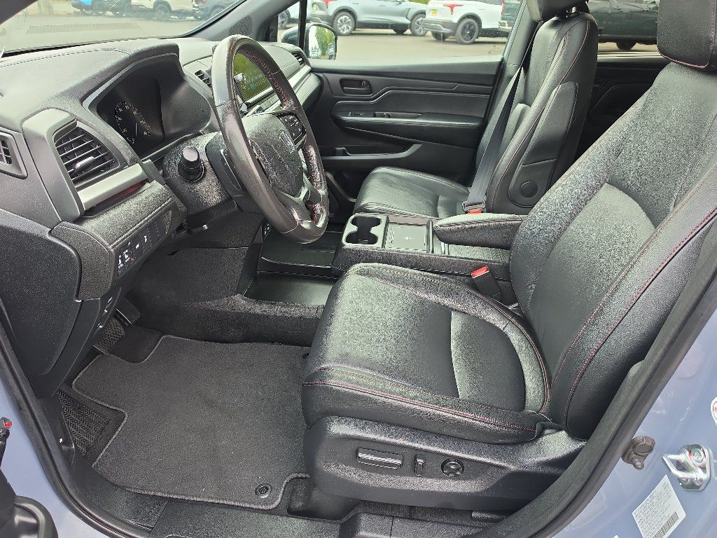 Used 2025 Honda Odyssey Sport-L image 16