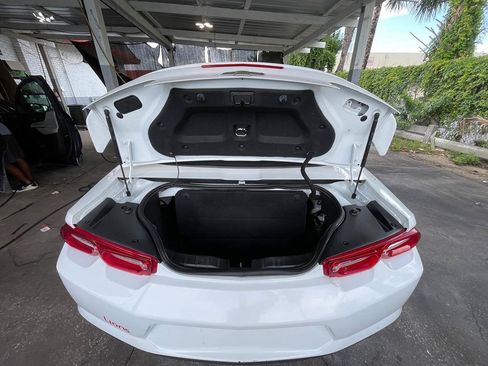 Used 2020 Chevrolet Camaro LT RWD image 5