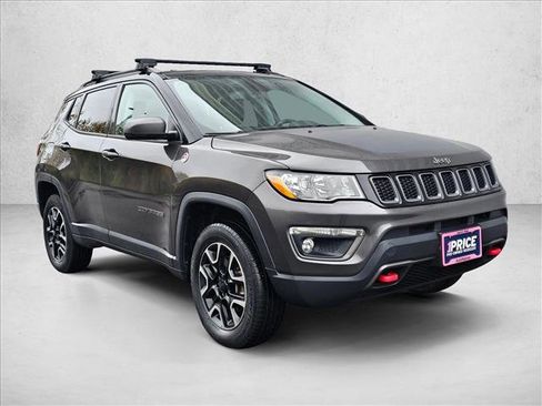 Used 2019 Jeep Compass Trailhawk image 7
