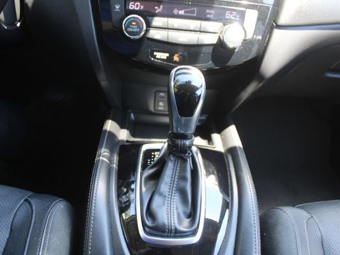 Used 2017 Nissan Rogue SL w/ SL Premium Package AWD/4WD image 36