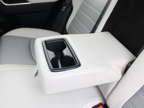 Used 2023 Toyota RAV4 XLE Premium image 35