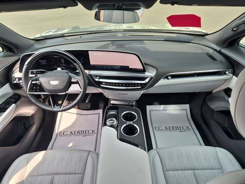 Certified 2024 Cadillac Lyriq Luxury AWD/4WD image 20