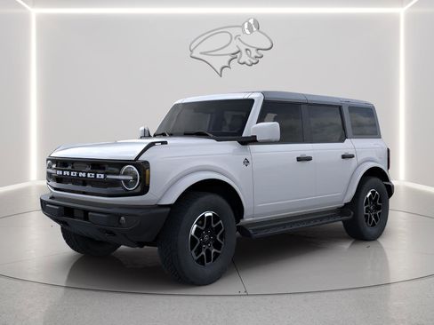 New 2026 Ford Bronco Outer Banks image 2