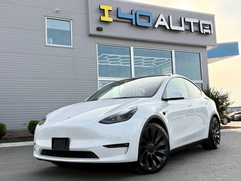 Used 2023 Tesla Model Y Performance AWD/4WD image 1